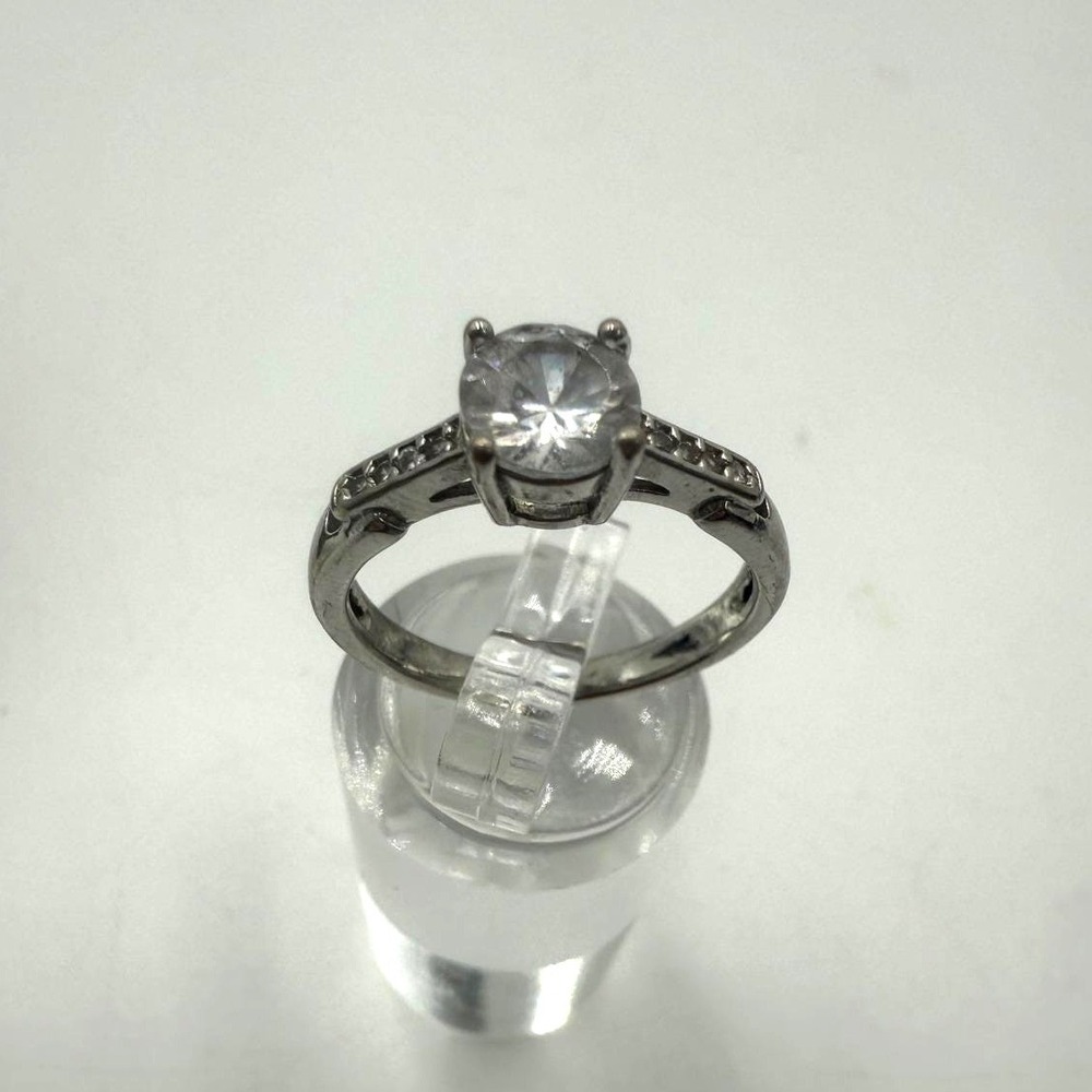 Silver Tone Round Cut Clear Glass‎ Solitaire Accent Ring Size 6.5